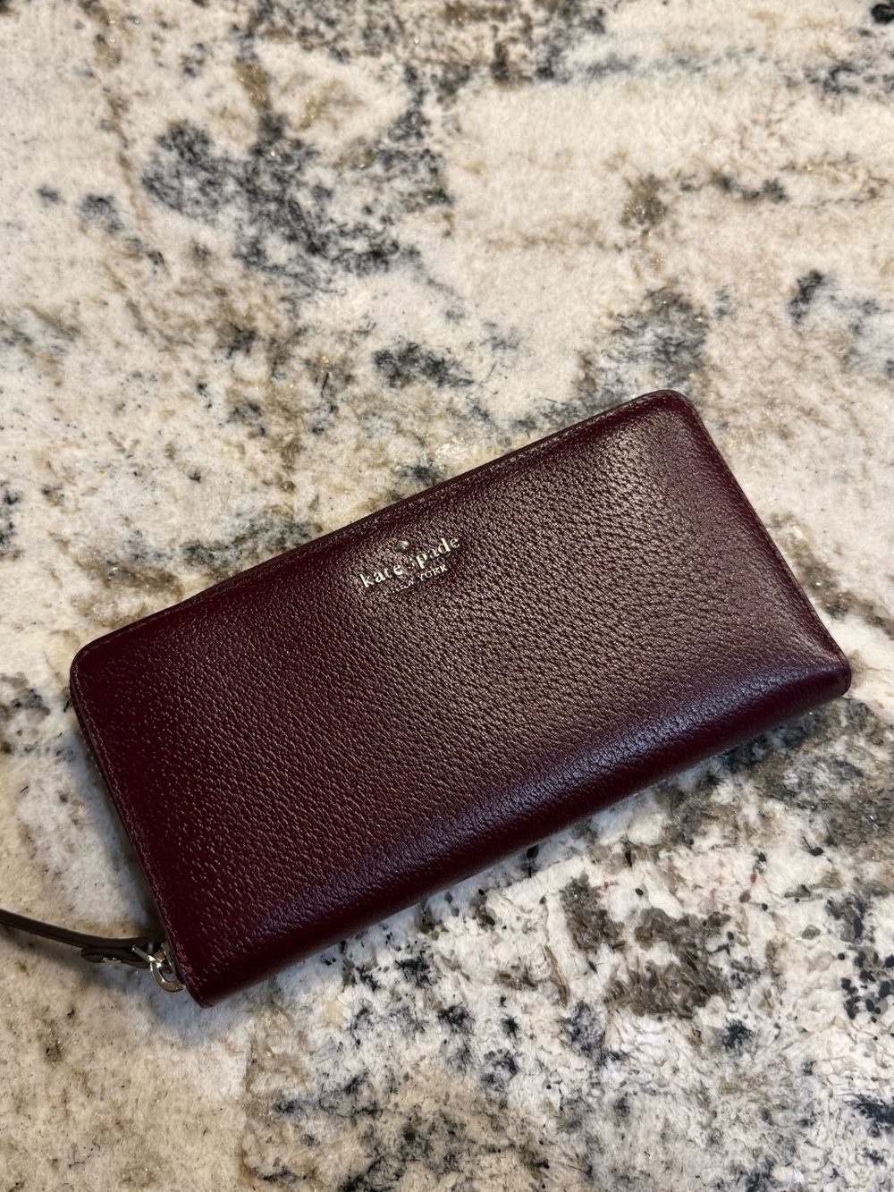 Kate Spade New York zip-around continental wallet